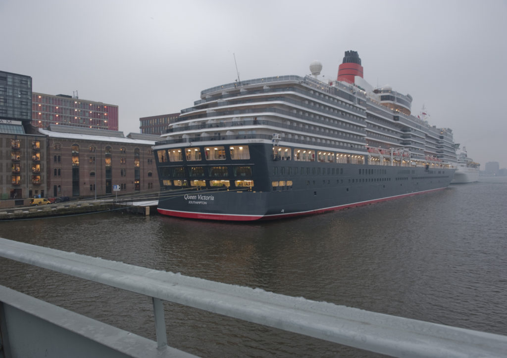queen victoria cruise ship amsterdam